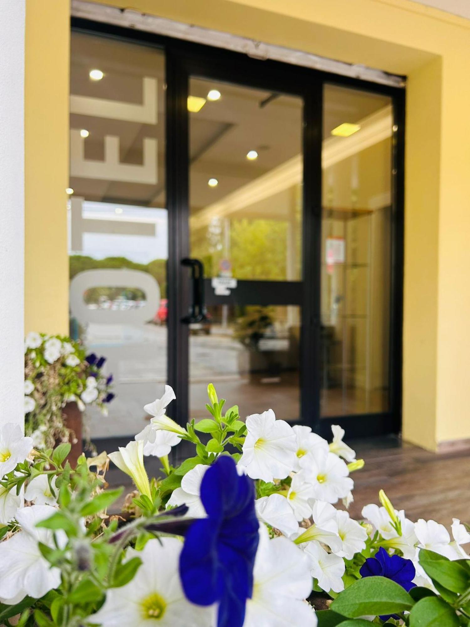 Hotel Benaco Mavras Peschiera del Garda Exterior foto
